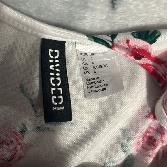 2 for $20 White floral summer dress (S) - Picture 2 of 3